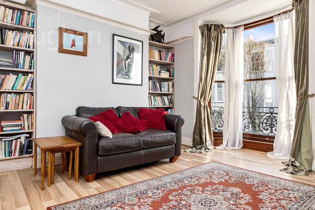 Property photo 3 of 15 Picture No. 18