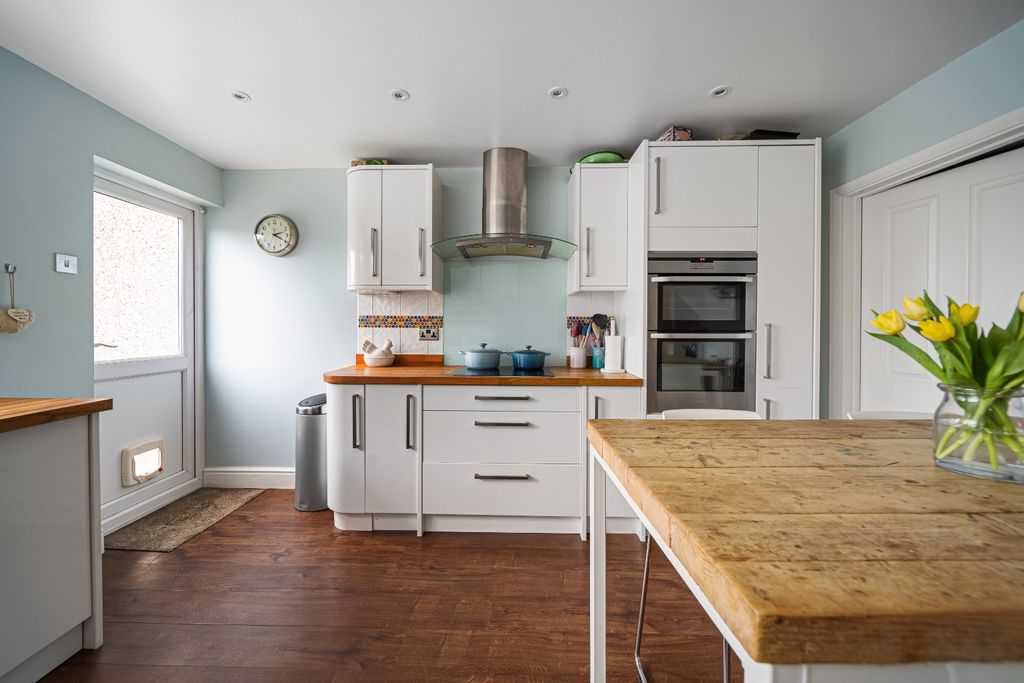 Property photo 2 of 24 4841624