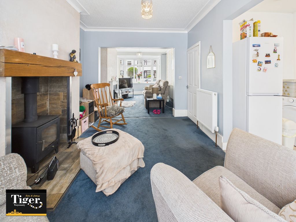 Property photo 3 of 19 Cam02176G0-Pr0627-Still017