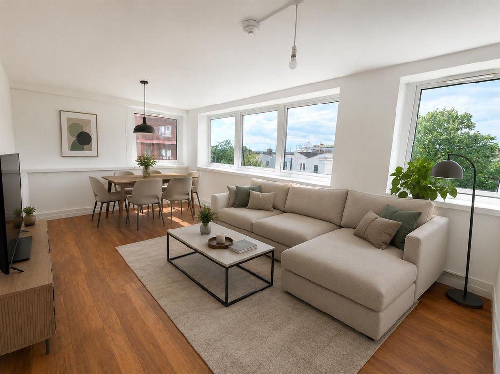 Property photo 1 of 7 61F2111E-7c11-4101-ba7A-8Cb0A8c21A29.Png