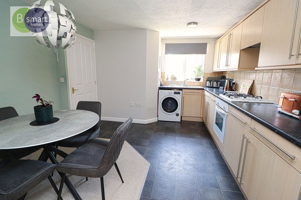 Property photo 3 of 13 Img_9318