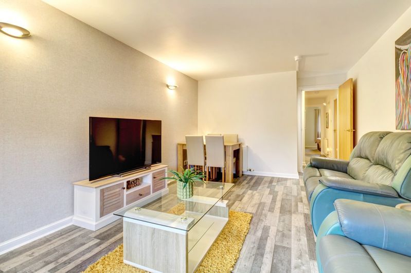 Property photo 3 of 13 Lounge