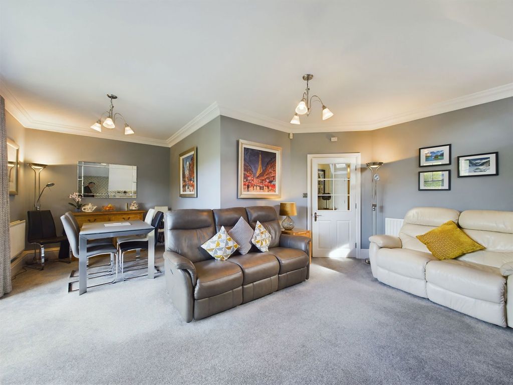 Property photo 3 of 25