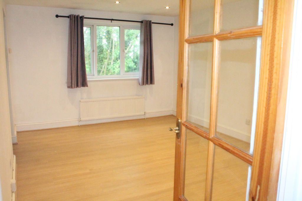 Property photo 3 of 5 Gallery