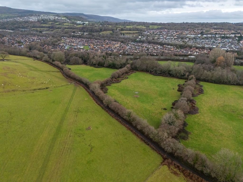 Property photo 2 of 6