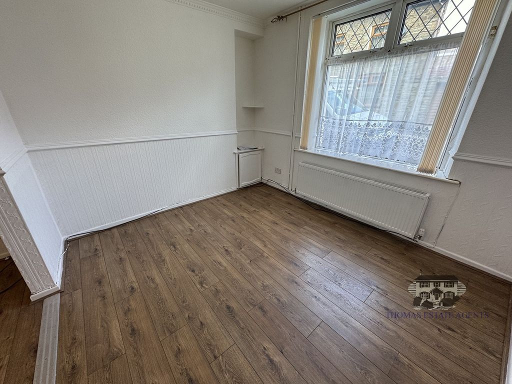 Property photo 2 of 10 Lounge