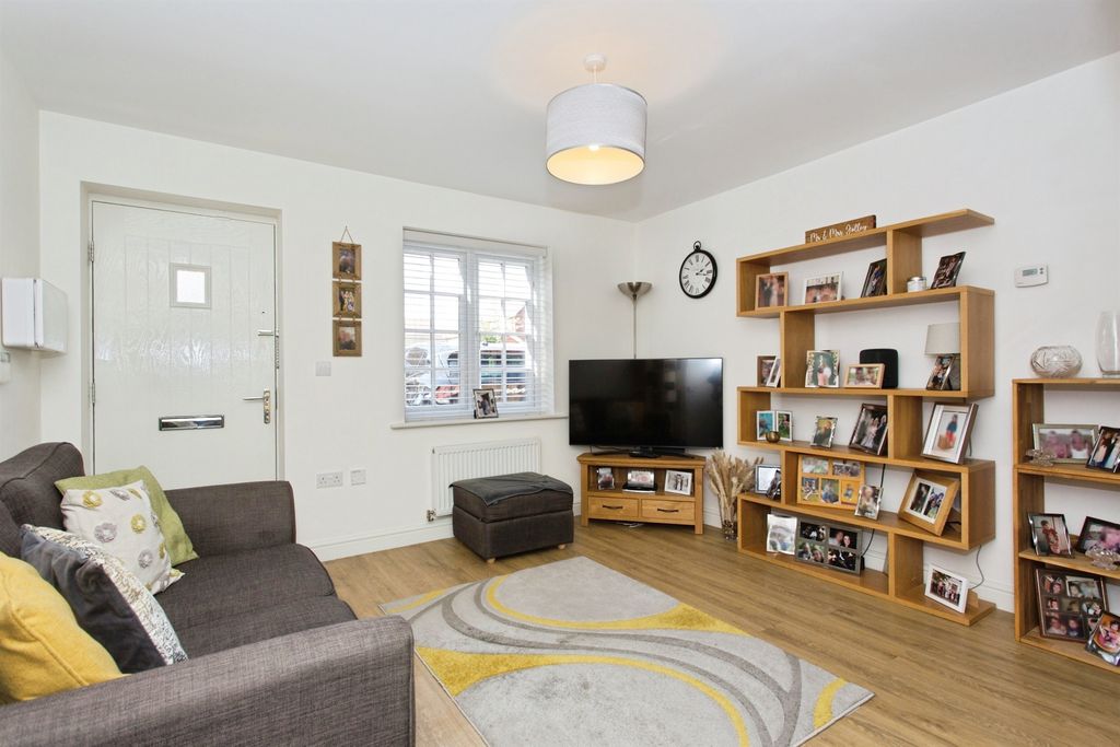 Property photo 2 of 12