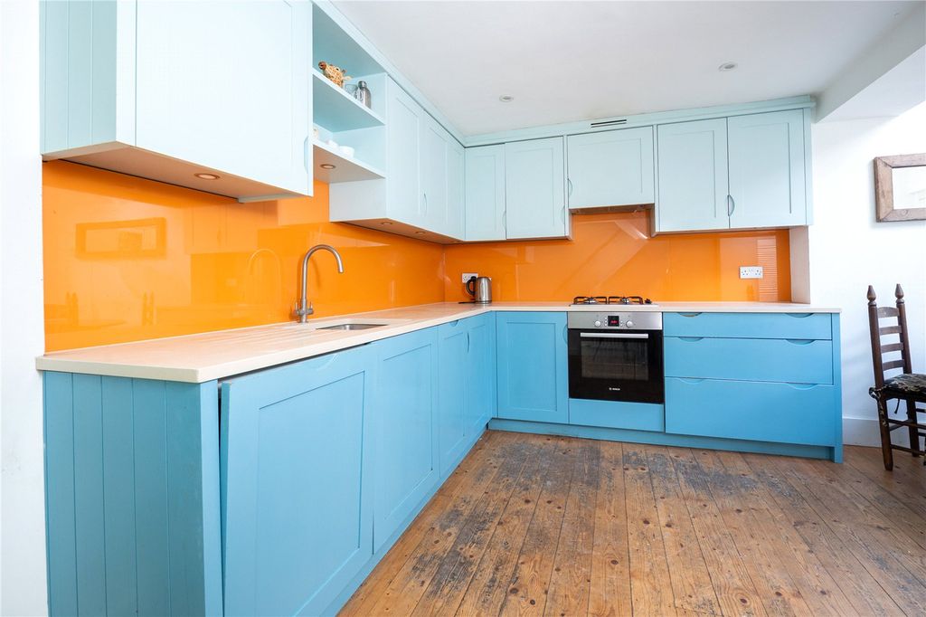 Property photo 3 of 18 Picture No. 6