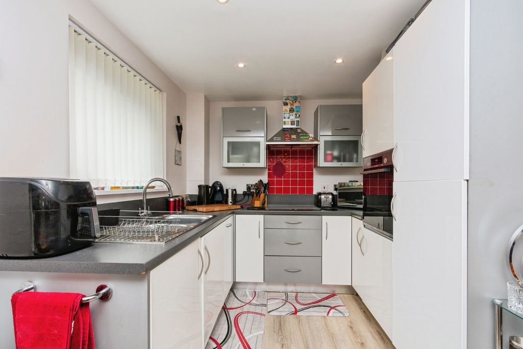 Property photo 3 of 17 Photo