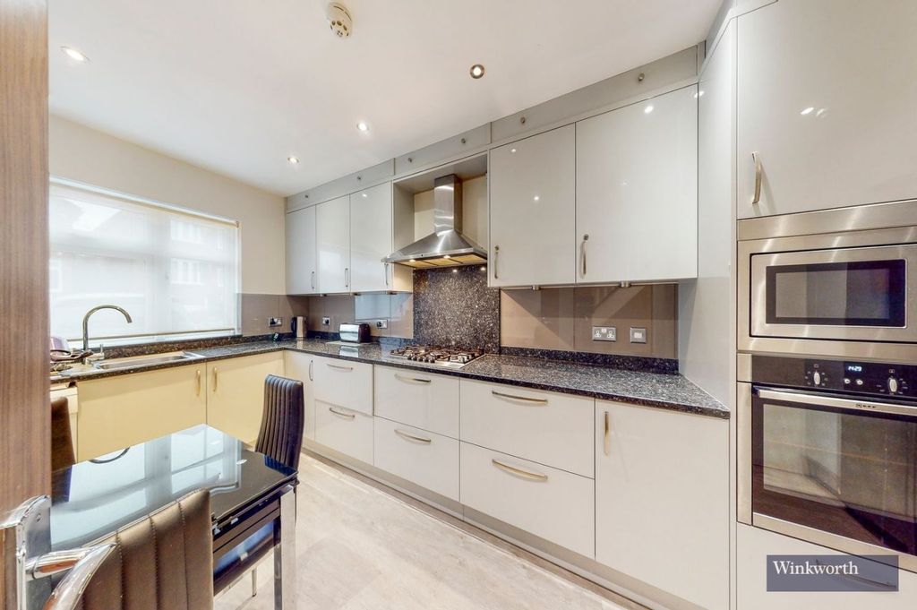 Property photo 3 of 11 Picture No. 11