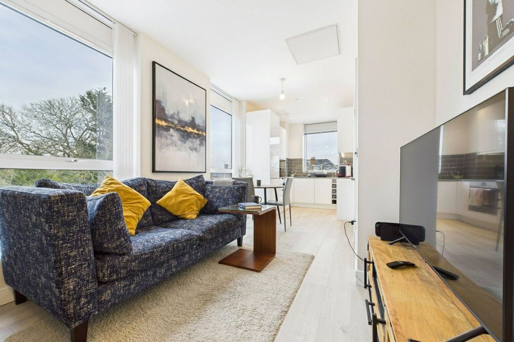 Property photo 2 of 8 Picture No. 05