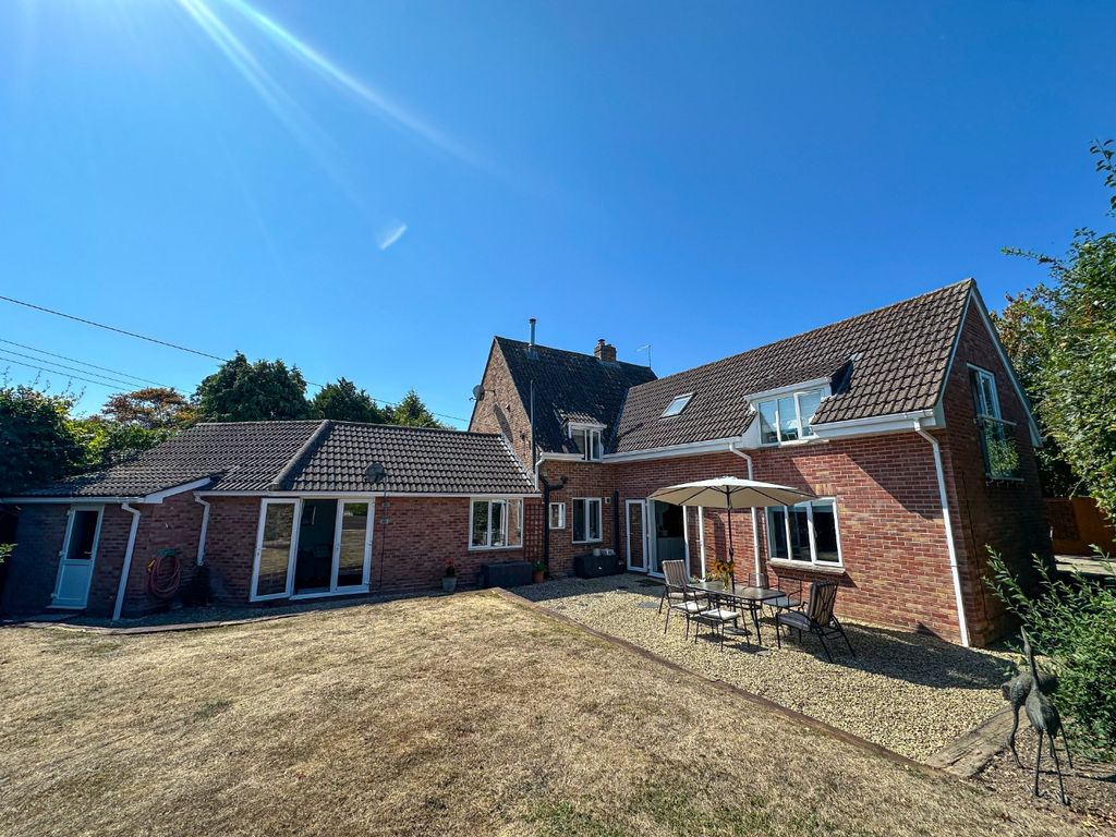Property photo 2 of 35 4411756