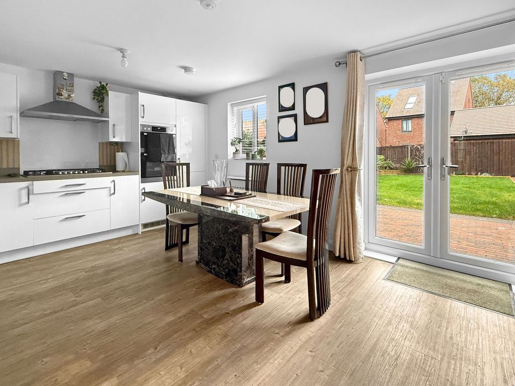 Property photo 2 of 27