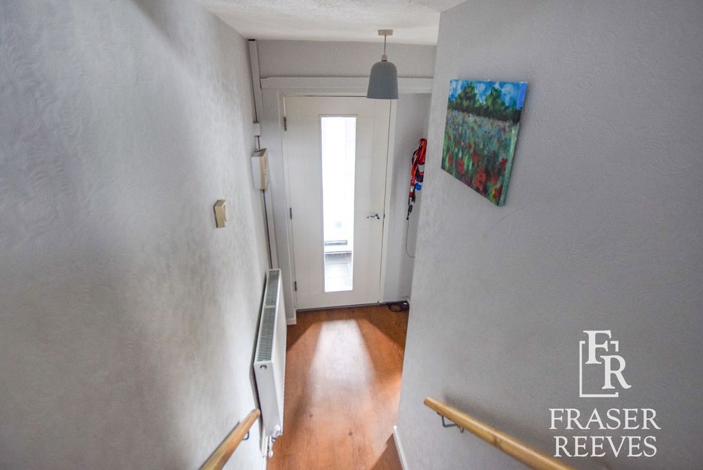 Property photo 2 of 19 Hallway