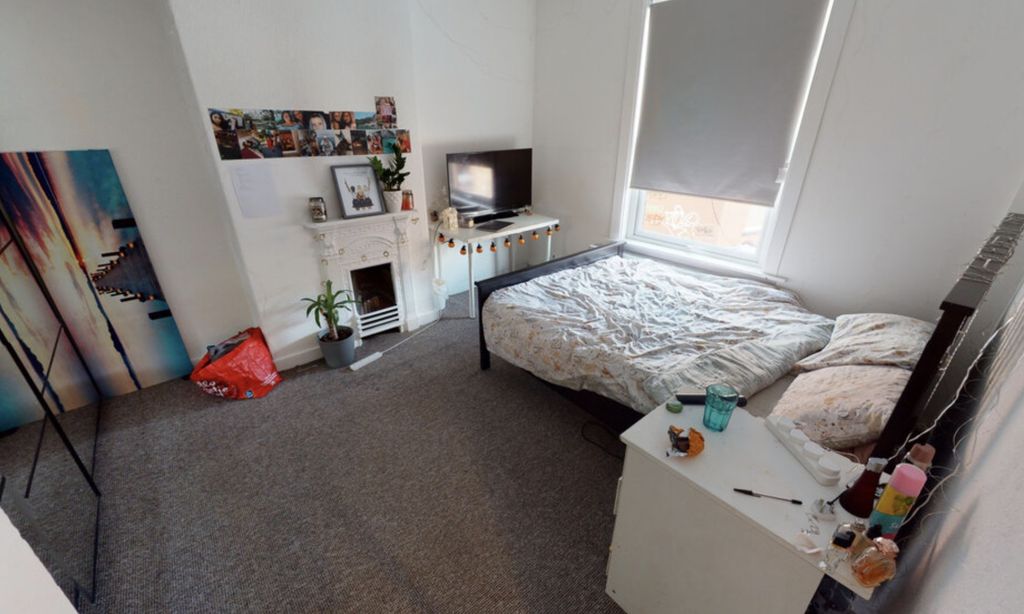 Property photo 1 of 8 Bright And Inviting Living Room With Comfortable S...