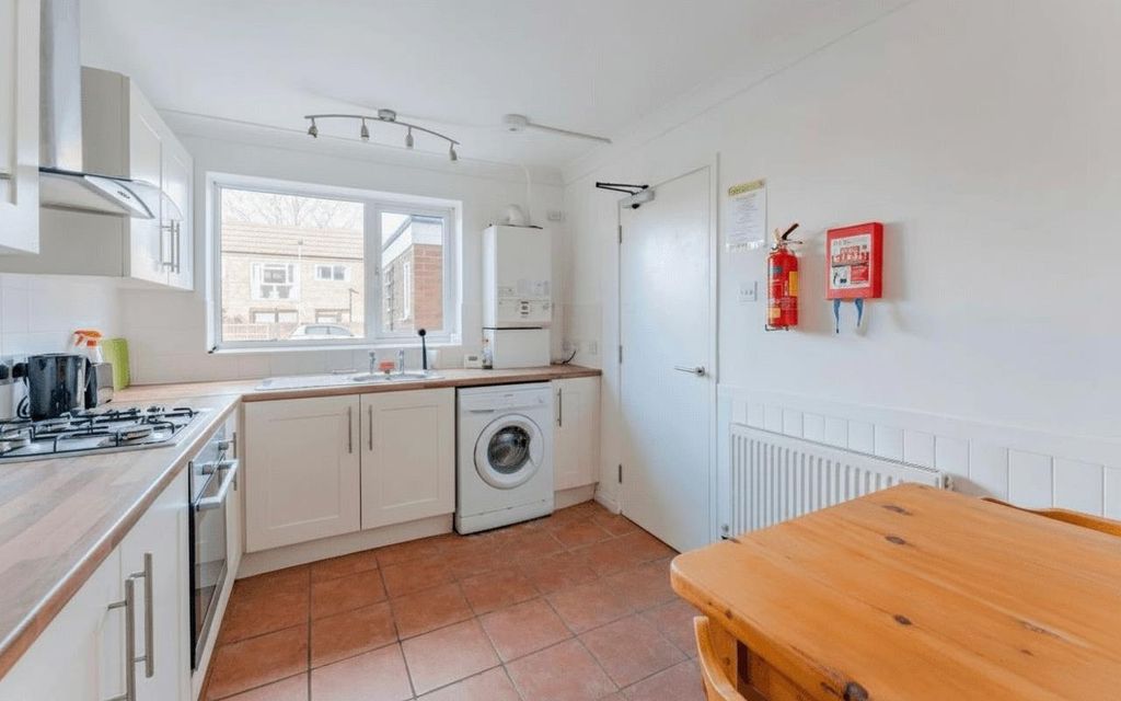 Property photo 2 of 9 Image