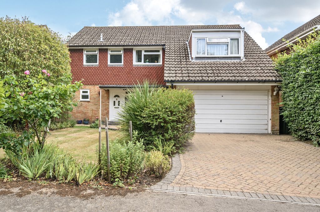 Property photo 1 of 16 1327589-1-687E2Fd...