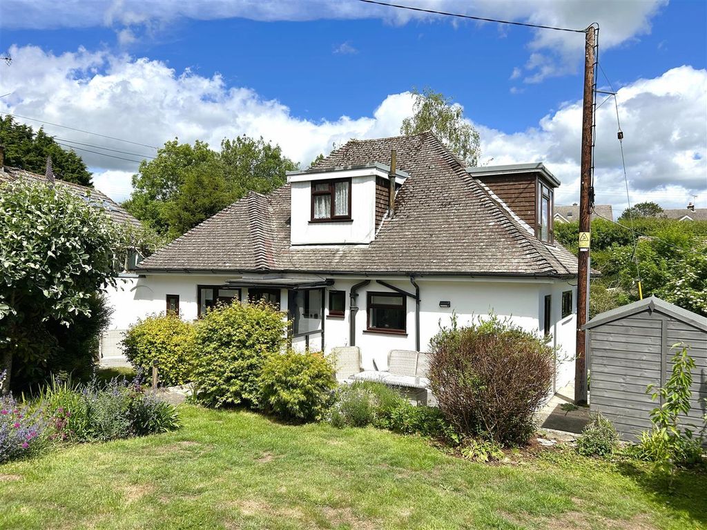 Property photo 2 of 19