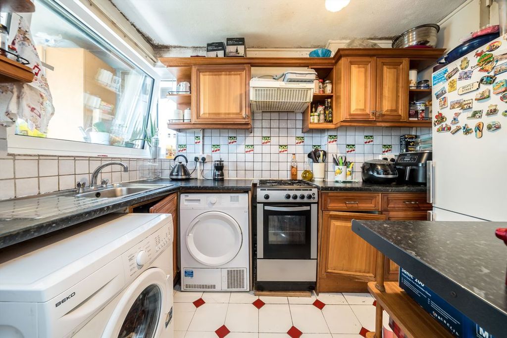 Property photo 2 of 5
