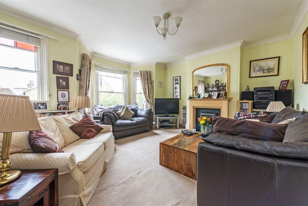 Property photo 1 of 6