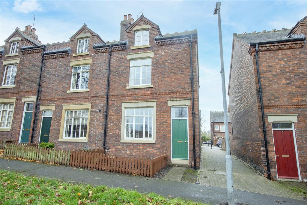 Property photo 1 of 16 Front