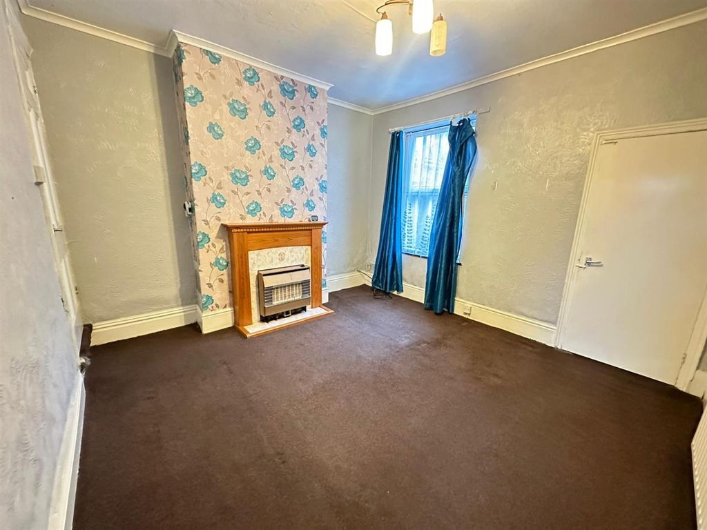 Property photo 2 of 8 34 Dudley Road East-2.Jpg