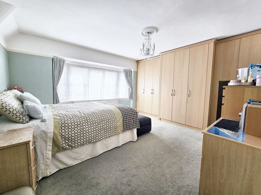 Property photo 2 of 12 Bedroom 1