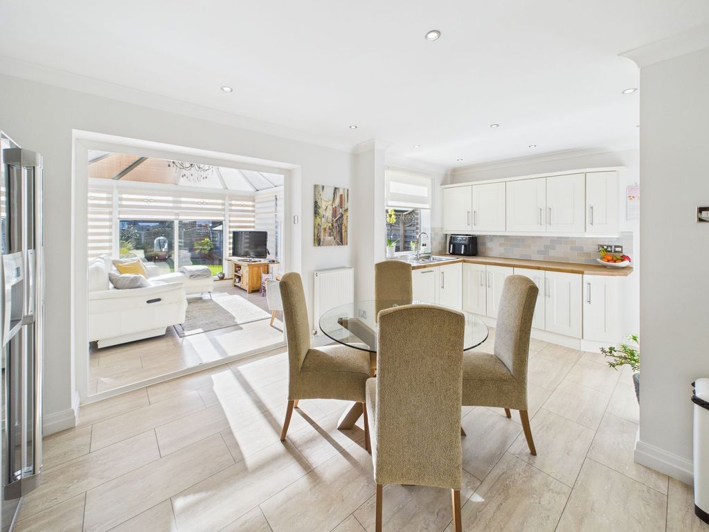 Property photo 2 of 36