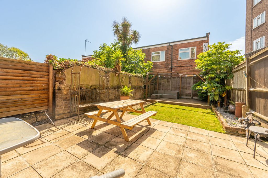 Property photo 2 of 16