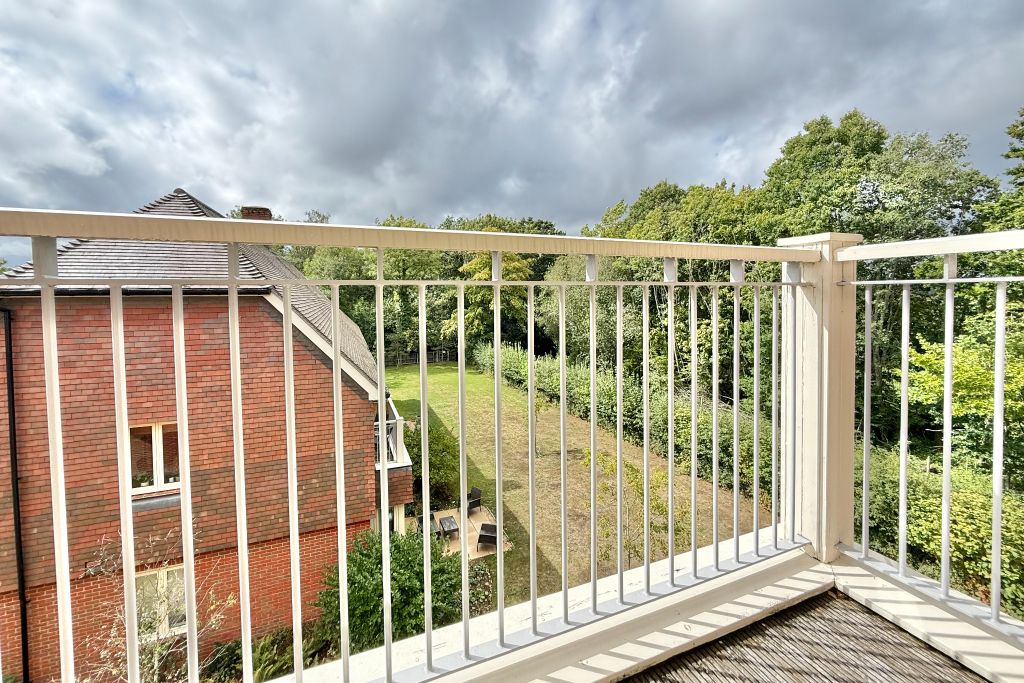 Property photo 3 of 9 Balcony