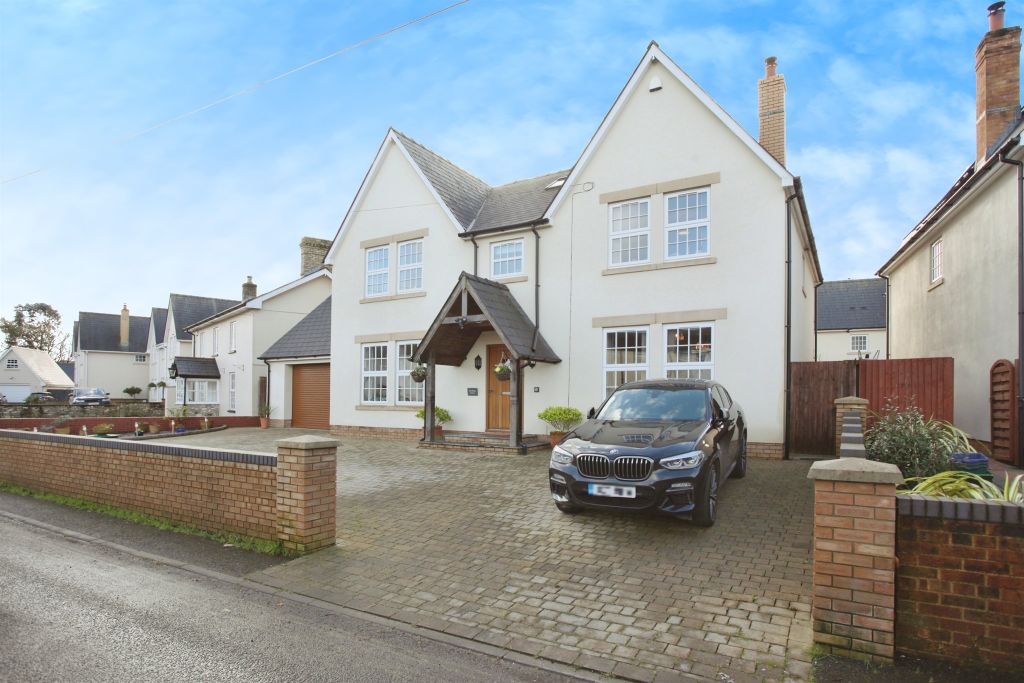 Property photo 1 of 33