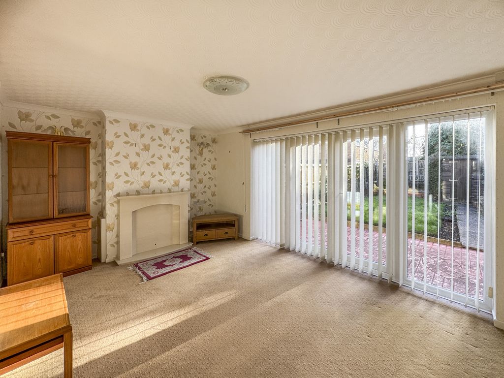 Property photo 3 of 15 Lounge