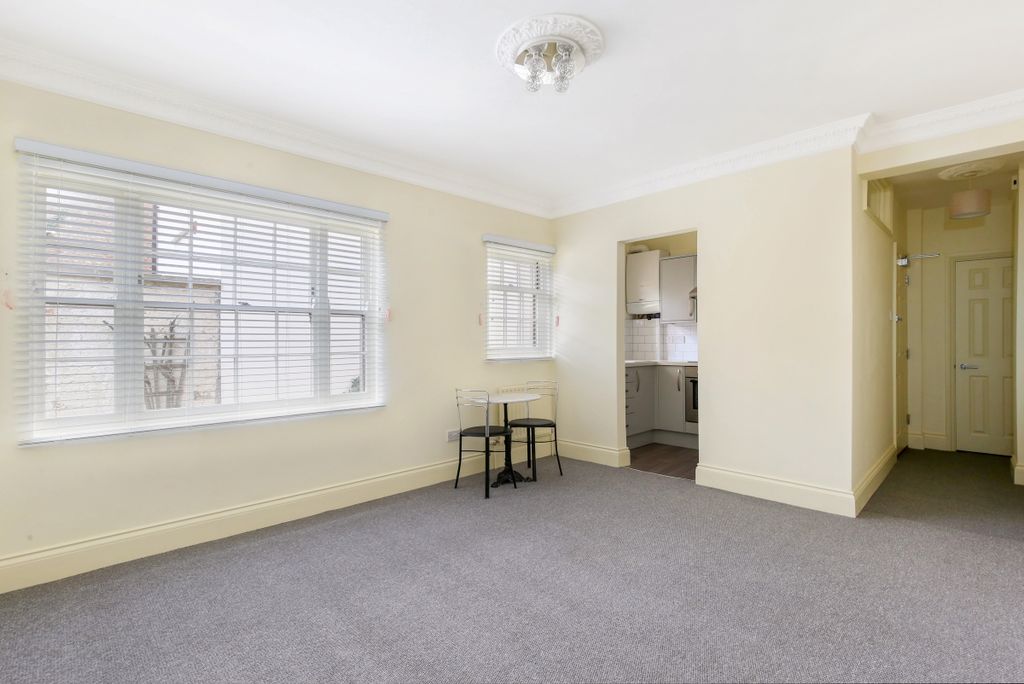 Property photo 3 of 6