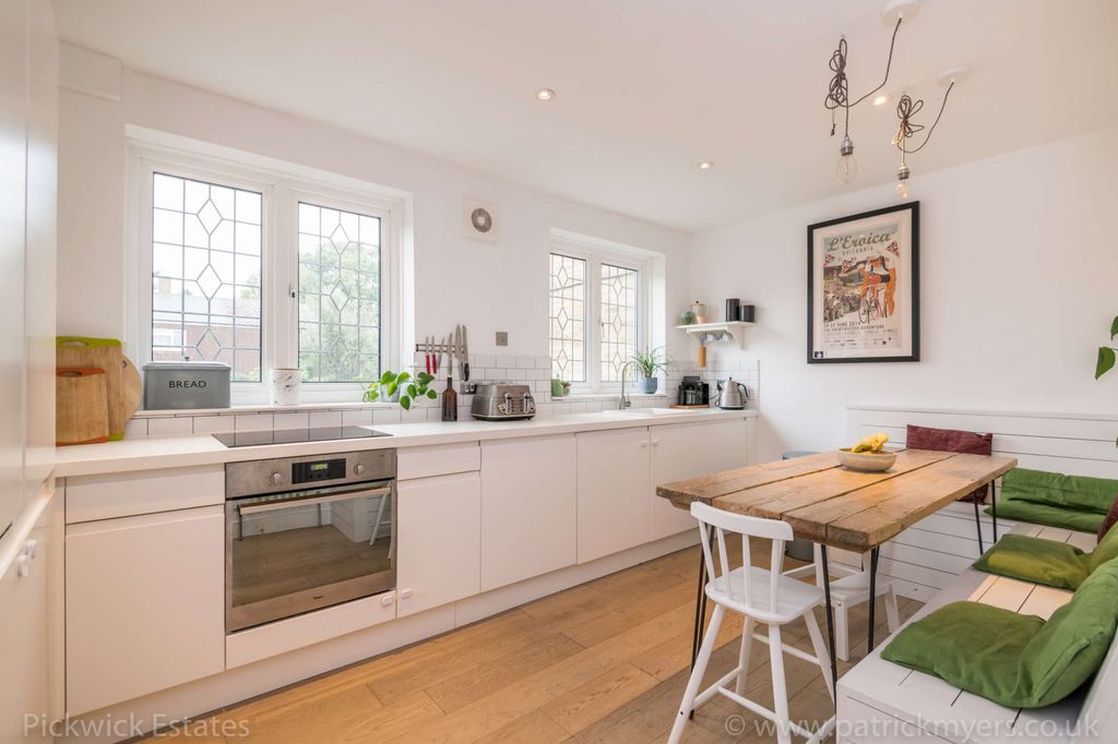 Property photo 3 of 15