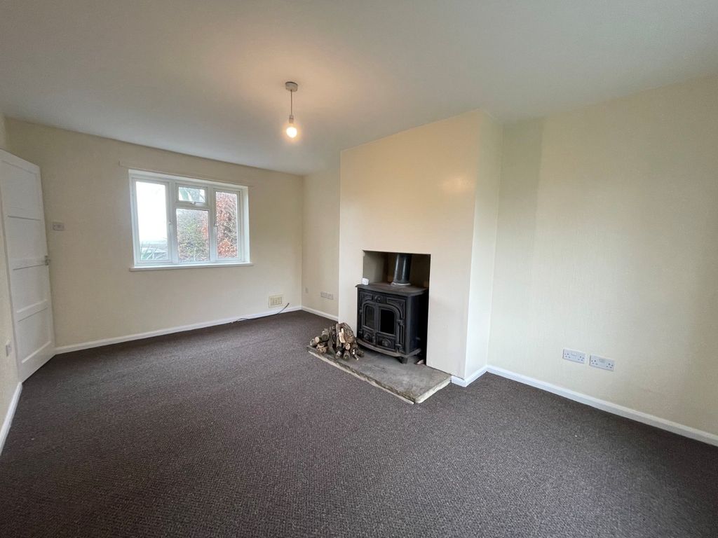 Property photo 3 of 11 Living Room