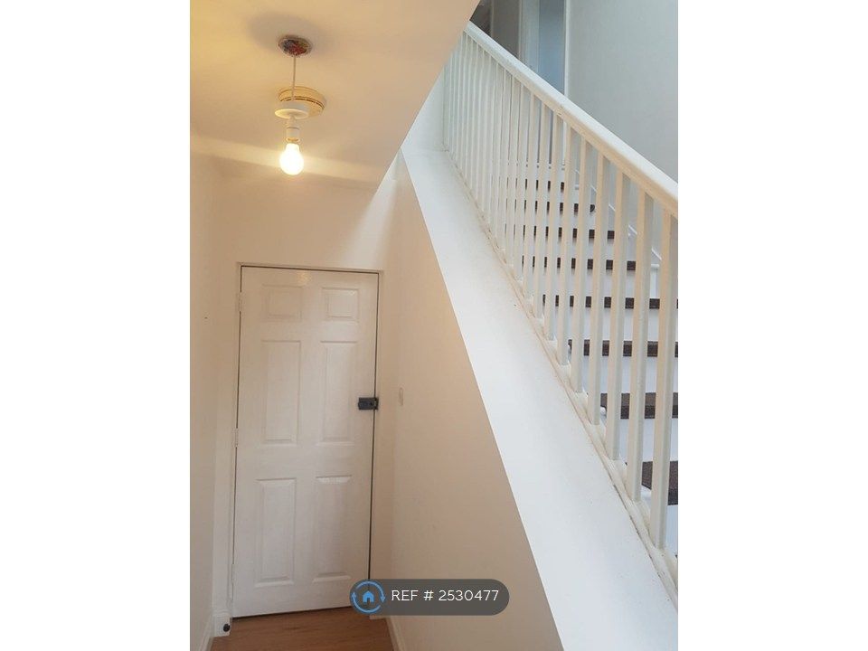 Property photo 2 of 27