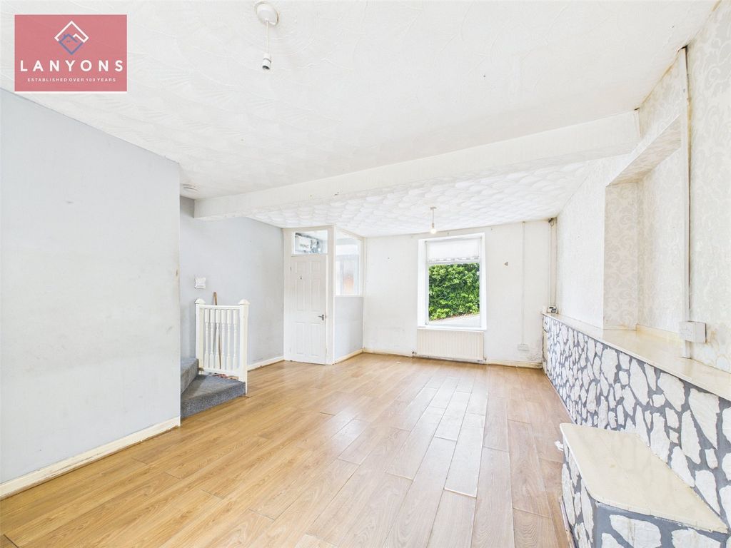 Property photo 3 of 12 Picture No. 27