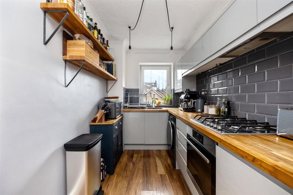 Property photo 3 of 15 Kitchen