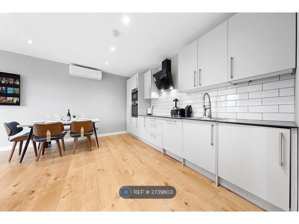 Property photo 3 of 35