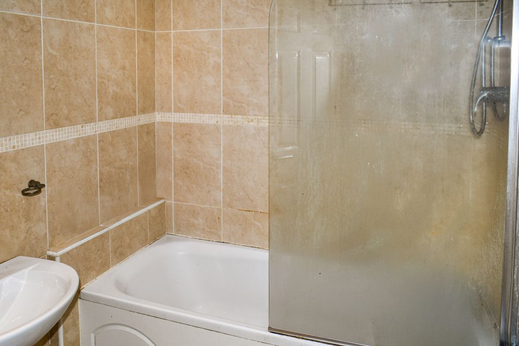 Property photo 2 of 7 Bathroom