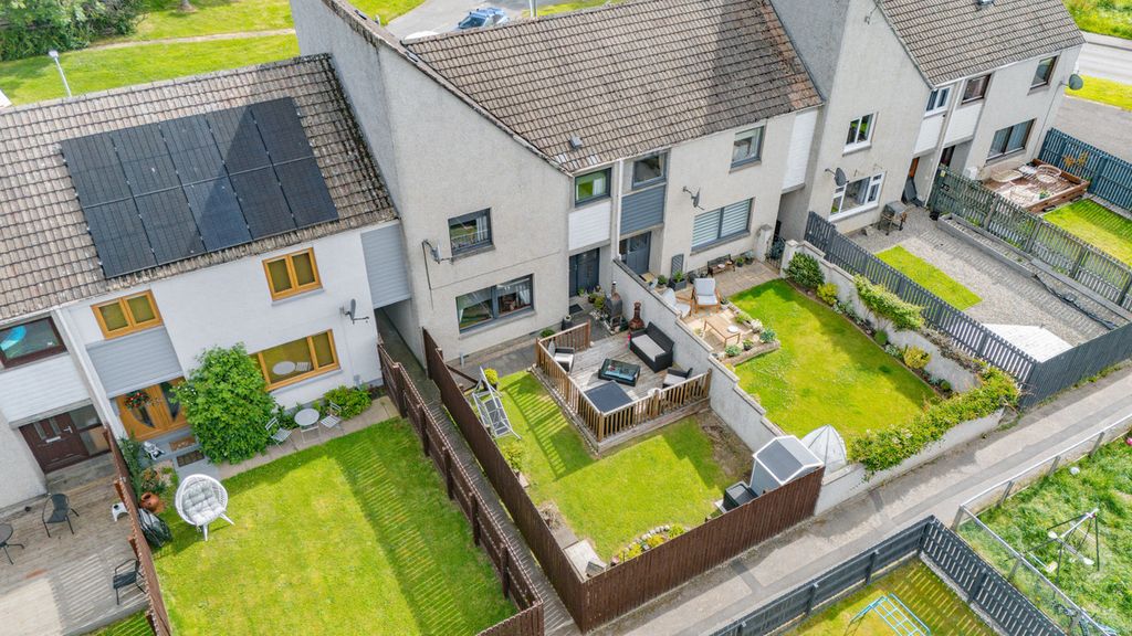 Property photo 2 of 40