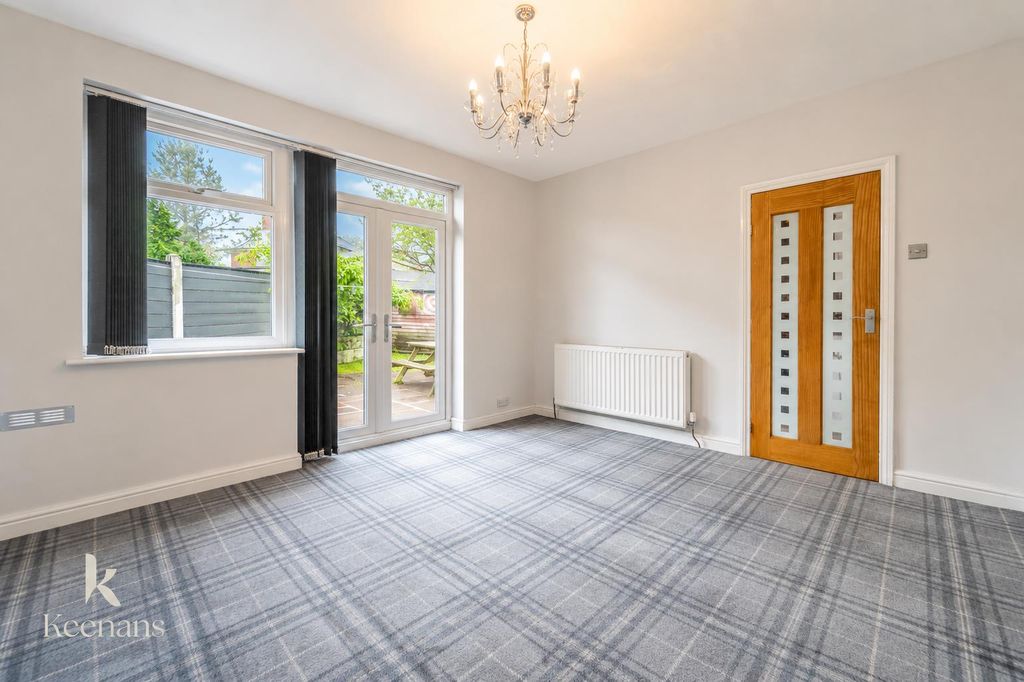Property photo 2 of 37 Gainsborough Ave-7.Png