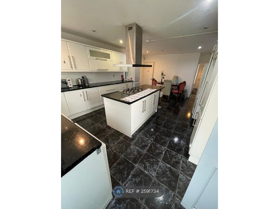 Property photo 1 of 8 Kitchen Diner