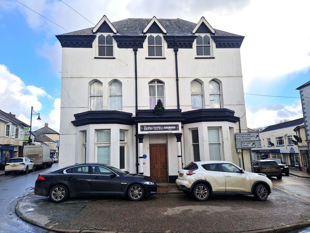 Property photo 1 of 8