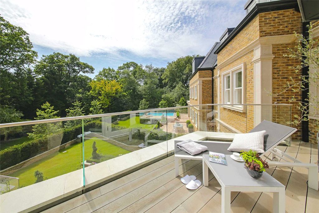 Property photo 3 of 22 Picture No. 08