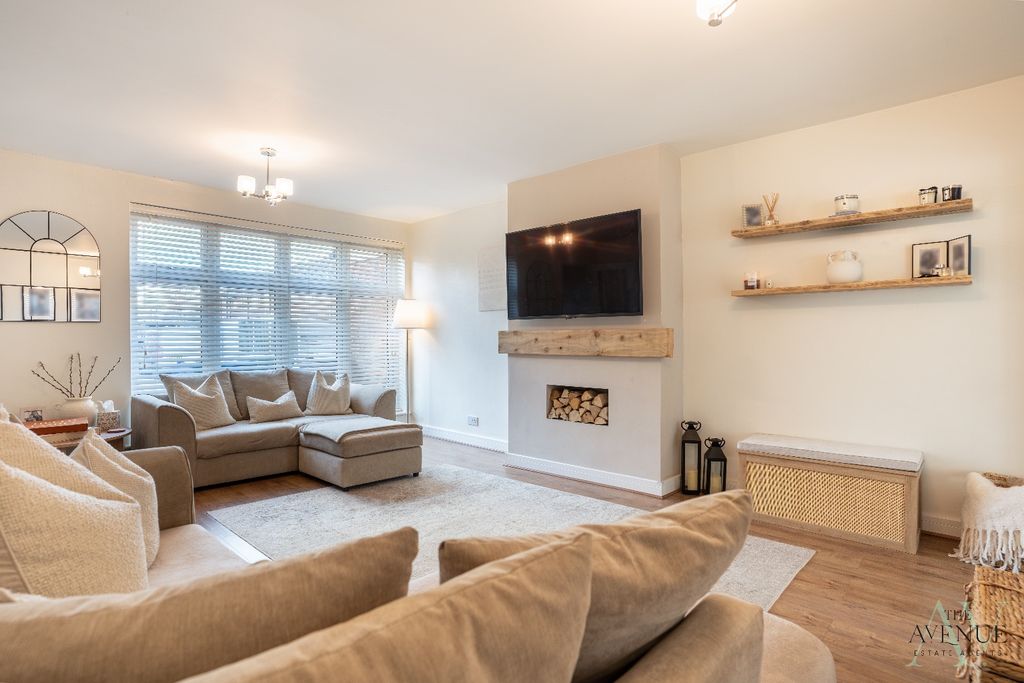 Property photo 3 of 18 4827625