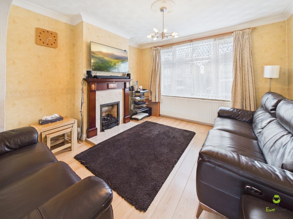 Property photo 2 of 21 Presented By Clinton At Ewemove Bexleyheath And Da