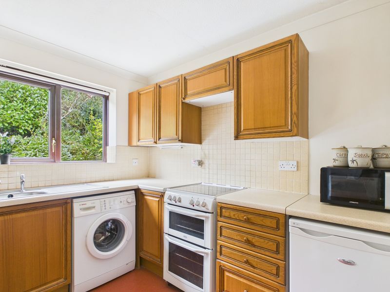 Property photo 3 of 9 Kitchen