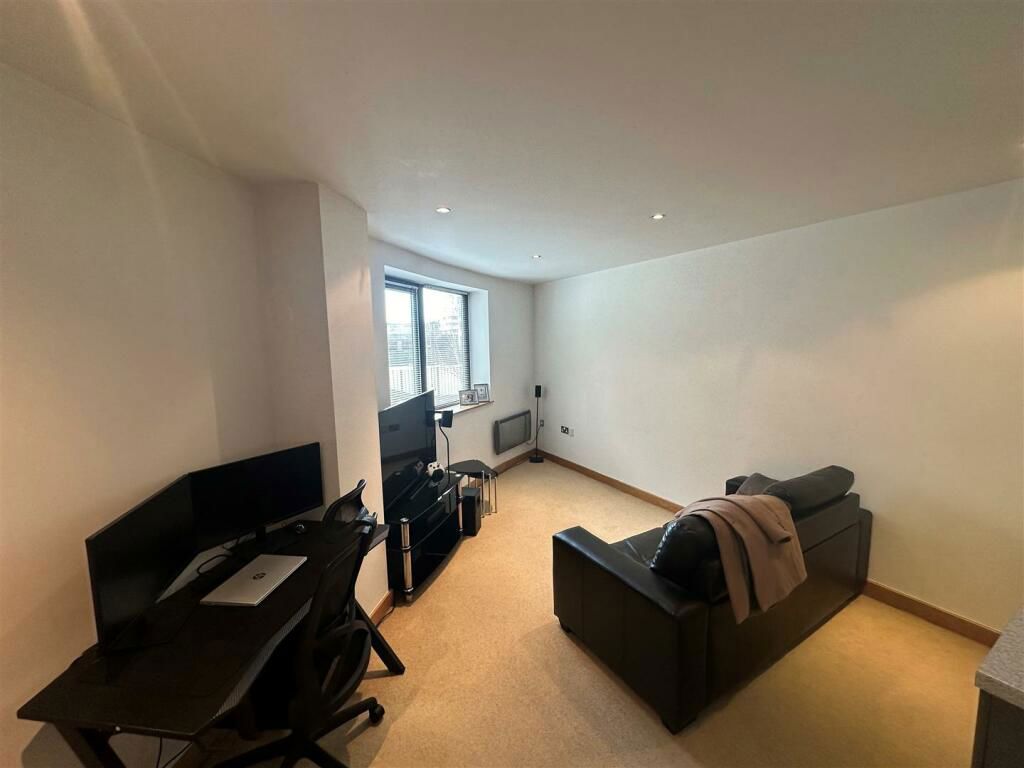 Property photo 3 of 6