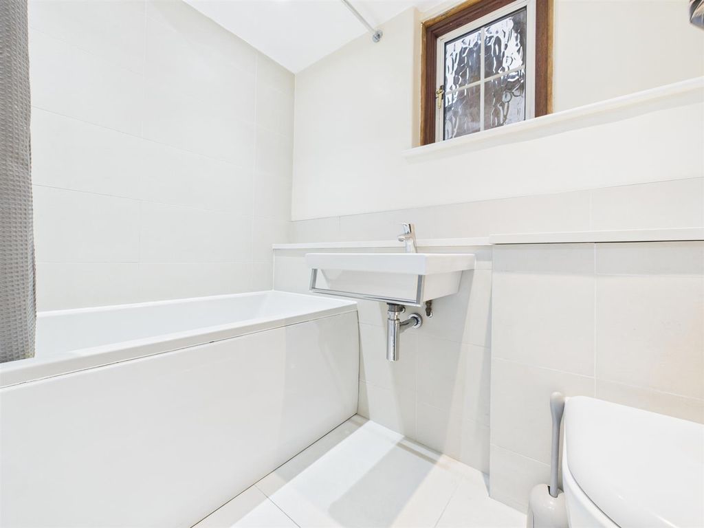 Property photo 3 of 8 Cam05080G0-Pr0230-Still005.Jpg